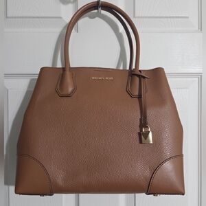 Michael Kors Michael Kors Mercer MEDIUM Center Zip Tote With Dust Bag